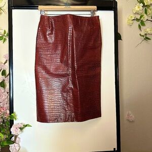 Nicole Farhi 100% leather! Very comfortable and extremely classy!